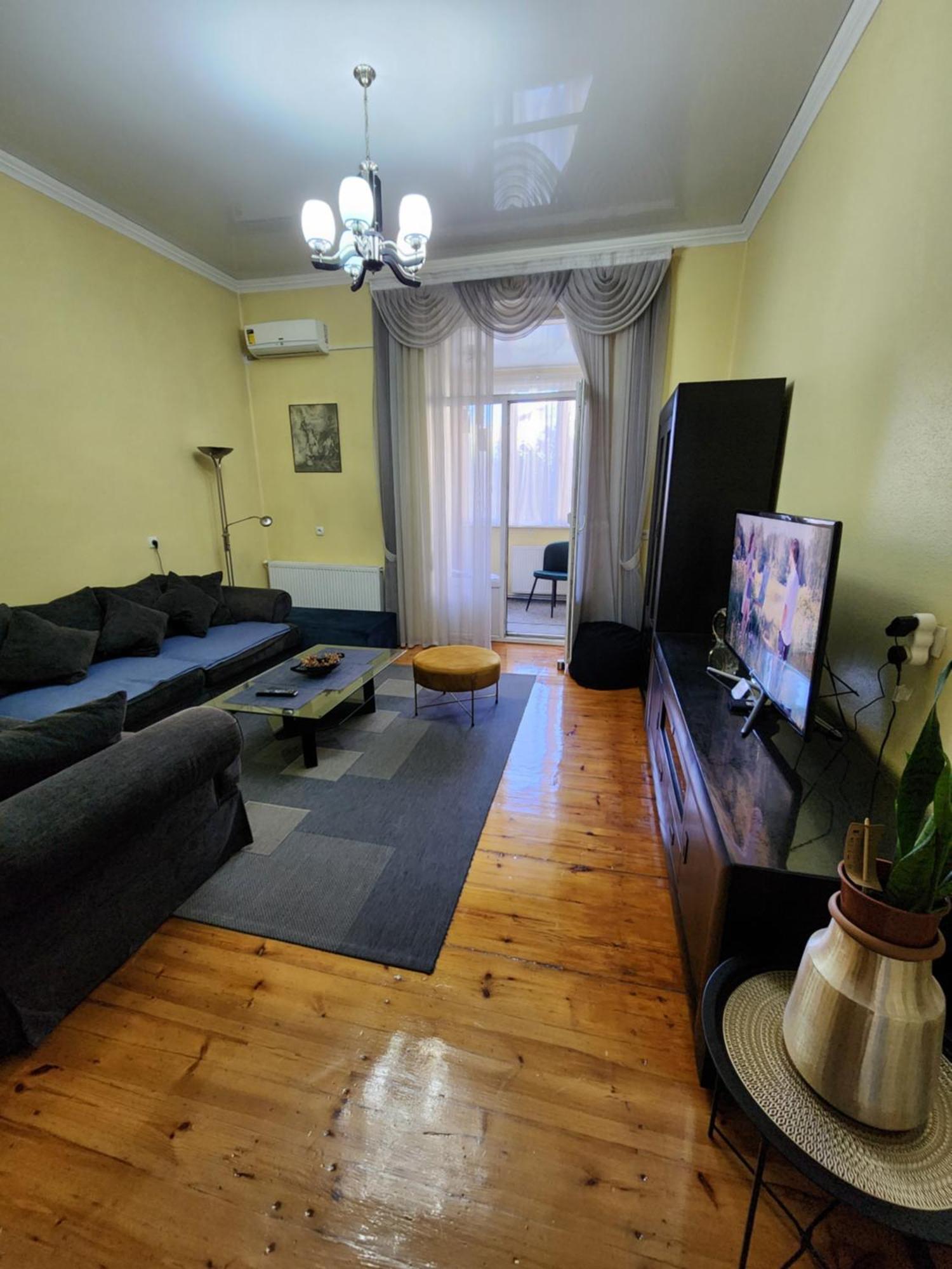 10 Baratashvili St Tbilisi Buitenkant foto